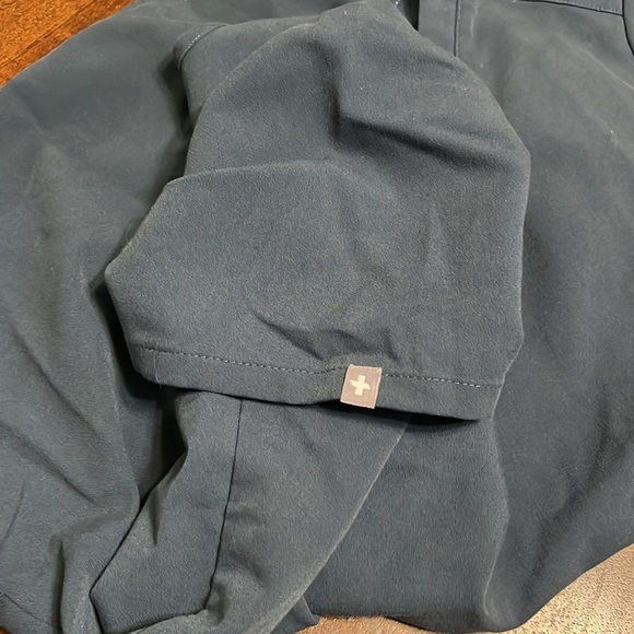 Figs Casma Three-Pocket Scrub Top™ - Picture 4 of 4